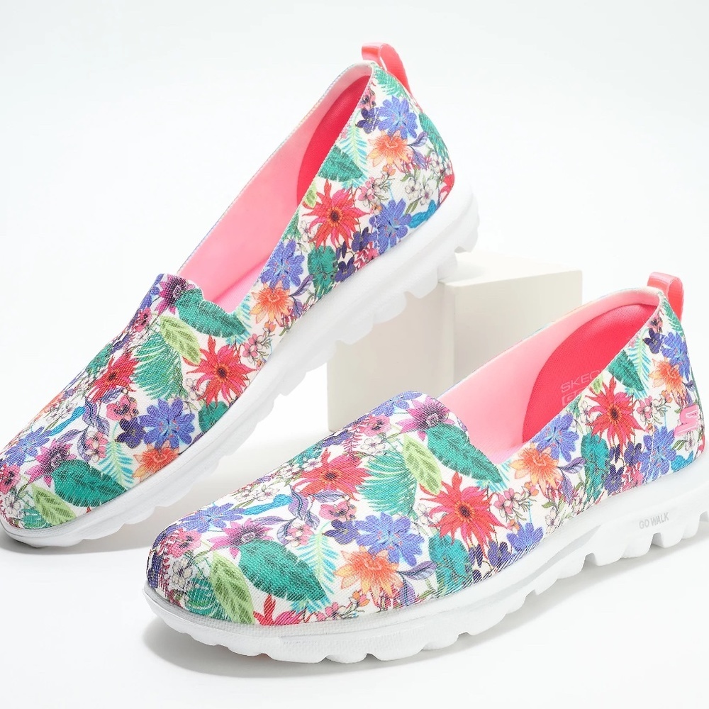 Skechers GOwalk Spring Safari Wide Fit Classic Washable Slip On Shoes